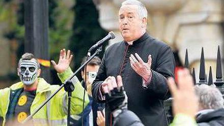 Sympathisant. Der Oberhirte von St. Paul’s, Graeme Knowles, trat zurück. Foto: AFP