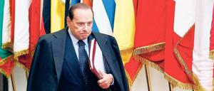 Der Rückhalt zerbröselt. Auch in seiner eigenen Koalition wachsen die Zweifel an Italiens Ministerpräsident Silvio Berlusconi.