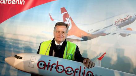 Gequältes Lächeln: Air-Berlin-Chef Mehdorn.
