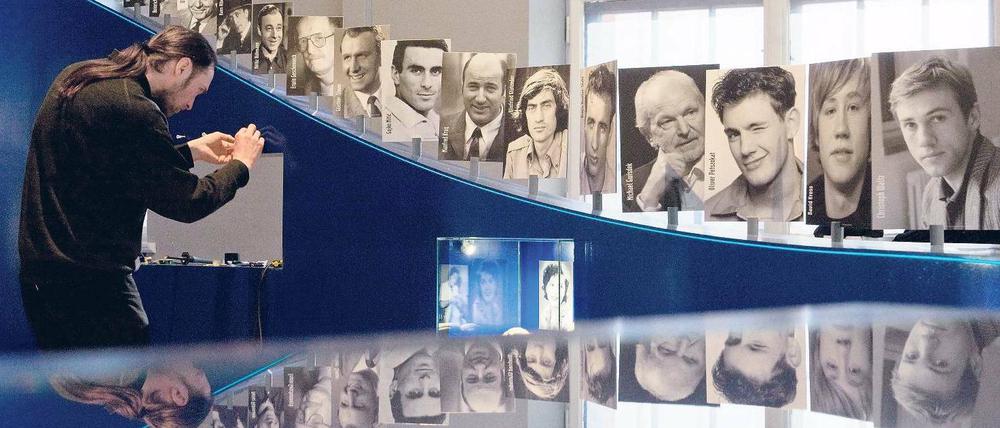Angesicht zu Angesicht. Am heutigen Donnerstag öffnet die neue Dauerausstellung im Potsdamer Filmmuseum. Stars trifft man dort auf Schritt und Tritt. 