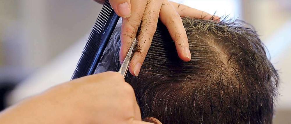 Unter anderem im Friseurhandwerk wird sehr wenig Lohn gezahlt.