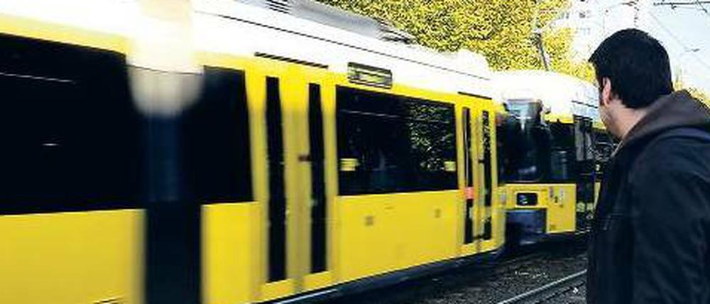 Gefährlich. Immer wieder passieren in Berlin Unfälle mit Straßenbahnen.
