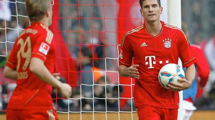 Mario Gomez (r.) erzielte gegen Nürnberg seine Saisontreffer Nummer elf und zwölf.