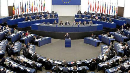Das Europaparlament könnte in Zukunft bunter werden. Die Fünfprozentklausel ist verfassungswidrig und wird bei zukünftigen Wahlen keine Anwendung mehr finden. Kleine Parteien wird der Weg ins Parlament damit erleichtert.