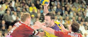 Gestoppt. Iker Romero scheitert am Veszprems Verteidigung. Foto: dpa