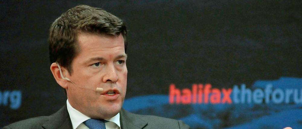 Karl-Theodor zu Guttenbergs erster öffentlicher Auftritt seit seinem Rückzug in die USA: auf einer Sicherheitskonferenz im kanadischen Halifax.