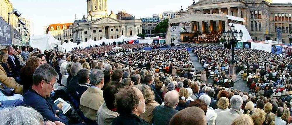 Beim Musikfestival Classic Open Air (Archivbild) treten auf dem Gendarmenmarkt Größen der Klassikszene auf.