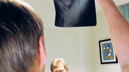 Ärztefehler kommen vor. Ein Gesetz zur Unterstützung der Patienten fehlt. Foto: dpa
