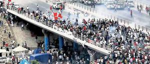 Niedergeschlagen. Im März dieses Jahres lösen Sicherheitskräfte den Protest der Regierungsgegner in Manama gewaltsam auf. Foto: Reuters
