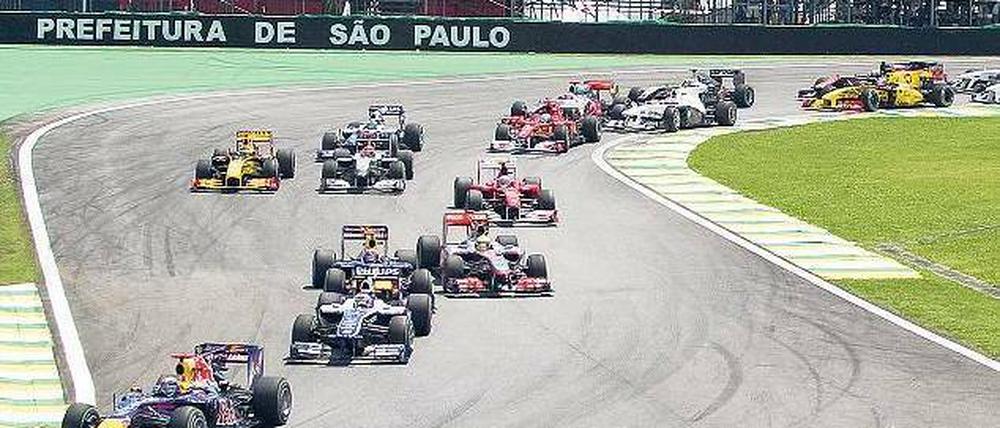 Sebastian Vettel wieder vorne? Ab 15 Uhr 45 berichtet RTL am Sonntag vom Saisonfinale der Formel 1 aus Sao Paulo, das Rennen wird von 16 Uhr 45 an übertragen. Foto: AFP