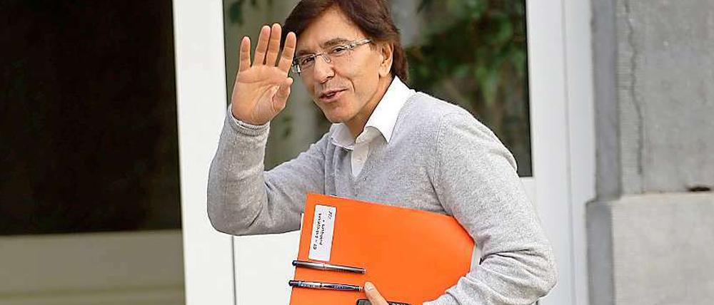 Neuer Premierminister wird der Sozialdemokrat Elio di Rupo.