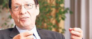 Auf Abruf. Der Sozialdemokrat Ehrhart Körting (69) ist seit 2001 Innensenator in Berlin. Von 1997 bis 1999 war er bereits Justizsenator. 