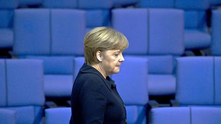 Wo ist der Plan? Bundeskanzlerin Angela Merkel wollte vor dem Gipfel nicht nur die Karten noch nicht auf den Tisch legen – tatsächlich ist sie sich über konkrete Schritte bisher nicht mal mit Frankreichs Präsident Nicolas Sarkozy einig.