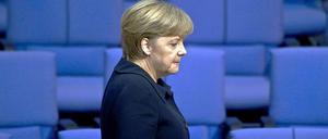 Wo ist der Plan? Bundeskanzlerin Angela Merkel wollte vor dem Gipfel nicht nur die Karten noch nicht auf den Tisch legen – tatsächlich ist sie sich über konkrete Schritte bisher nicht mal mit Frankreichs Präsident Nicolas Sarkozy einig. 