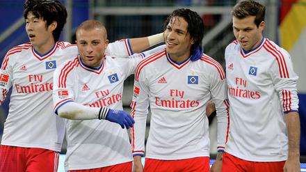 Paolo Guerrero (2.v.r.) brachte den HSV mit 1:0 in Führung, Gökhan Töre (2.v.l.) bereitete das Tor zum 2:0-Endstand vor.