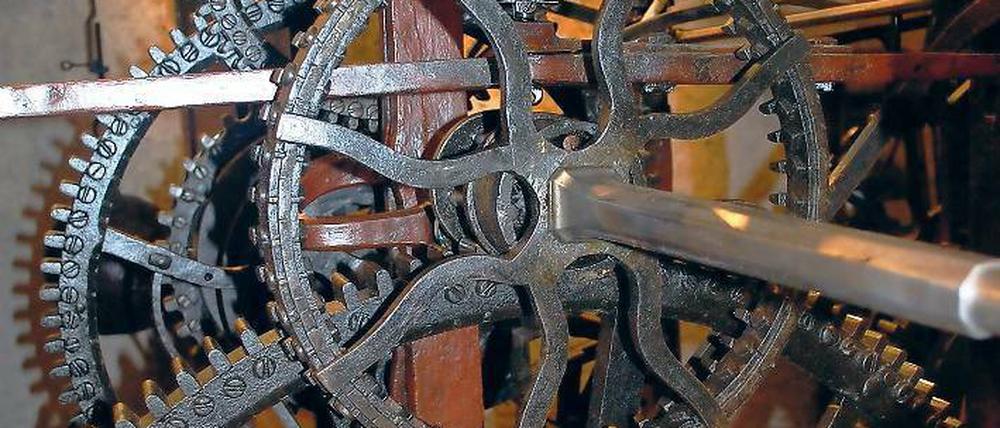 Wie ein Uhrwerk. Ob Autofabrik oder Gesundheitswesen – Qualitätsmanager finden Fehlerquellen, holen das Beste aus Mitarbeitern raus und optimieren die Ablaufe im Betrieb. Dafür sind branchenspezifische Weiterbildungen unerlässlich. Foto: dpa