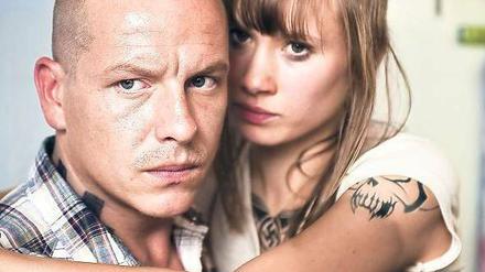 Braune Liebe. Alina Levshin und Gerdy Zint als Skin-Paar in „Kriegerin“.