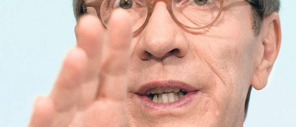 Matthias Wissmann (62) ist seit Mitte 2007 Präsident des Verbands der deutschen Automobilindustrie (VDA). Er war 1993 Bundesminister für Forschung und Technologie und von 1993 bis 1998 Bundesminister für Verkehr. Foto: dpa