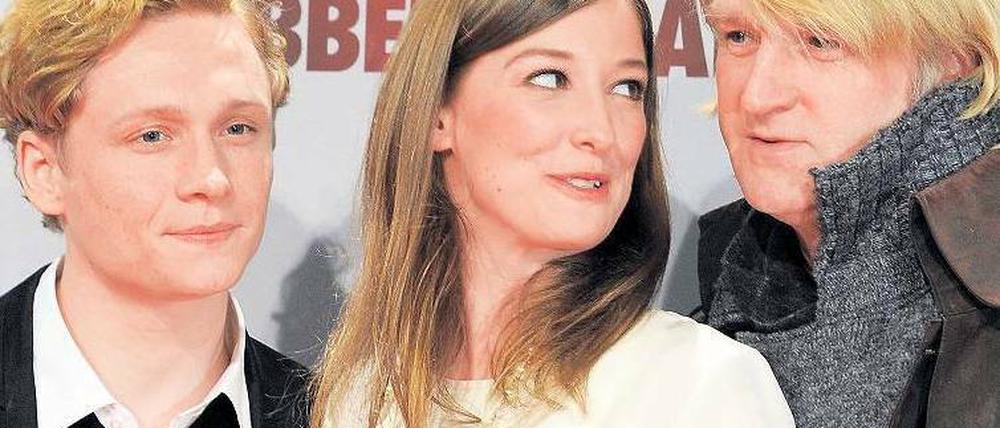 Männer und Mode. Schweighöfer (l.), Lara und Buck. Foto: dpa