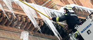 Zapfenstreich: Wintereinsätze wie dieser sollen in Zukunft nicht mehr an der Feuerwehr hängen bleiben.