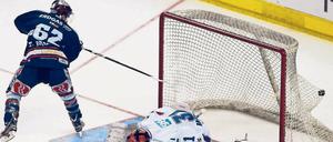 Das Beste zum Schluss. Tyson Mulock verwandelt gegen Mannheim den entscheidenden Penalty.