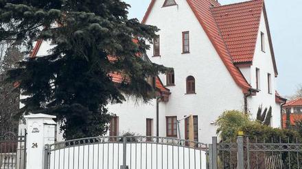 Haus am See. Die Villa in Caputh ließ Harald Ehlert als Treberhilfe-Chef aufwendig sanieren. Erst sicherte er sich hier eine Wohnung zur Miete, nun will er das Haus kaufen.