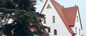 Haus am See. Die Villa in Caputh ließ Harald Ehlert als Treberhilfe-Chef aufwendig sanieren. Erst sicherte er sich hier eine Wohnung zur Miete, nun will er das Haus kaufen.