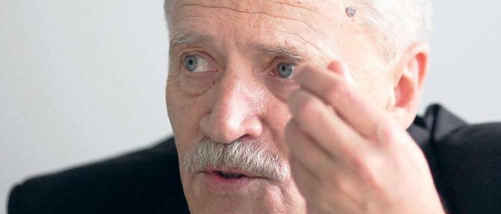 Heinz Fromm (63), ist seit Juni 2000 Präsident des Bundesamtes für Verfassungsschutz. Warum die Bemühungen, die Mitglieder der Terrorzelle zu finden, Ende 2001 eingestellt wurden, sei nicht nachvollziehbar, sagt er.Foto: Kay Nietfeld/dpa