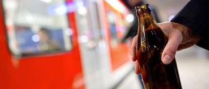 In München ist das Biertrinken in Bussen und Bahnen bereits verboten. 