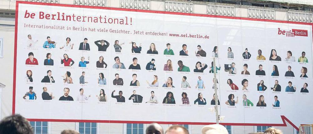 Plakativ. Wenn man einer neuen Meinungsumfrage glaubt, braucht die Stadt mehr als nur Werbung für mehr Internationalität.
