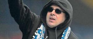 Krawall am Ball. Beim heutigen Heimspiel von Hansa Rostock dürfen keine Zuschauer ins Stadion.