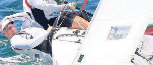 Wendig im Wind. Die Berliner Frithjof Kleen (links) und Robert Stanjek peilen nun eine Olympiamedaille an. Foto: dapd