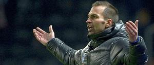 Noch ist die Zukunft von Hertha-Trainer Markus Babbel offen. Verlässt er die Hauptstadt nach der Hinrunde oder bleibt er bis zum Saisonende? Oder verlängert er womöglich doch noch seinen Vertrag in Berlin?