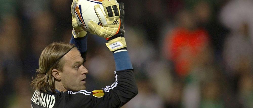 Timo Hildebrand stand erstmals in einem Pflichtspiel im Tor der Schalker und hielt sogar einen Elfmeter.