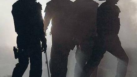 Gemeinsam für eine Sache. Im neuen Abwehrzentrum wollen Landeskriminalämter, Bundeskriminalämter und andere Sicherheitsorgane enger zusammenarbeiten – damit Fehleinschätzungen wie im Fall der Jenaer Terrorzelle künftig vermieden werden. 