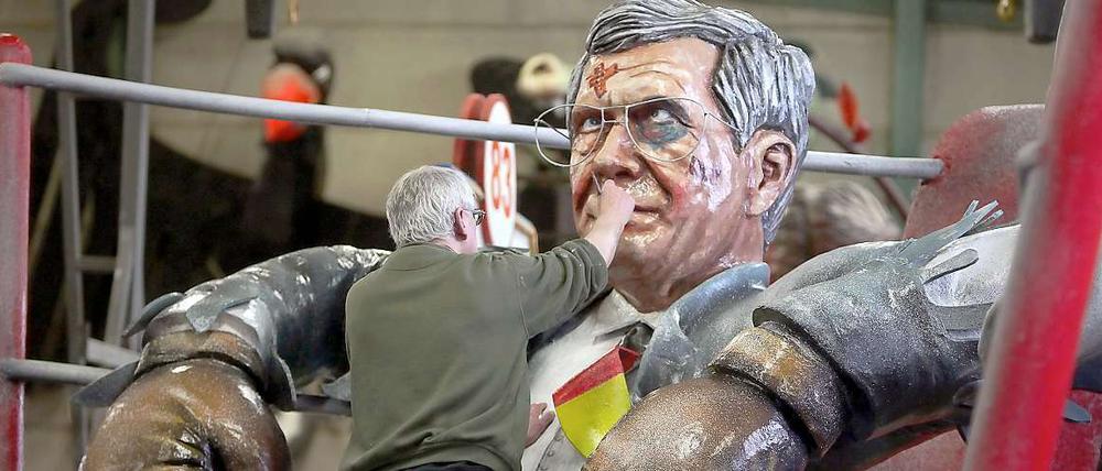 Dass Christian Wulff auch eine dominierende Figur im Karneval sein würde, war schon vorher klar. Nach dem Rücktritt müssen die Vereine noch einmal nachrüsten.