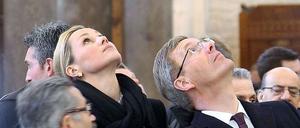 Blick ins Ungewisse: Christian Wulff und seine Ehefrau Bettina auf Staatsbesuch in Italien.