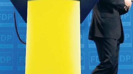 Steile Karriere, flotter Abgang. Christian Lindner (32) vergangene Woche bei seiner Rücktrittserklärung in Berlin.