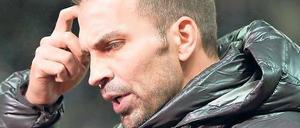 Markus Babbel, 39, ist seit anderthalb Jahren Trainer bei Hertha BSC. Sein Vertrag läuft im Sommer aus, seit Wochen gibt es Spekulationen, ob er geht oder bleibt. Babbel will sich in den Weihnachtsferien entscheiden. 