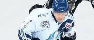 Euphorie auf Eis. Nach Jahren des Mittelmaßes haben sich die Hamburg Freezers, hier mit Thomas Dolak, vorn etabliert.