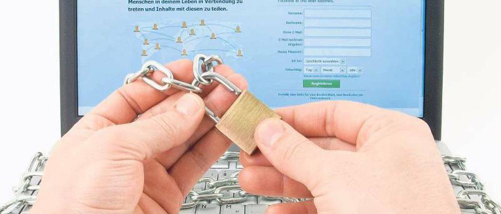 Nur ein Klick entfernt. Damit man seine Zeit nicht in Social Networks vertrödelt, muss man sich manchmal selber austricksen. Foto: dpa