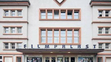 Vornehmes Weiß: Kino in Aschersleben.