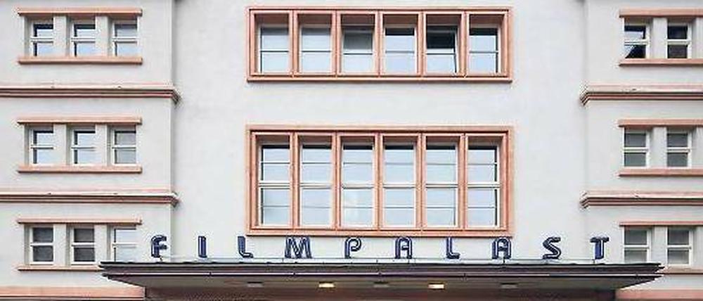 Vornehmes Weiß: Kino in Aschersleben.