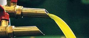 Das Öl fließt – hier in einer Ölmühle in Montepulciano. Italienisches Olivenöl ist teurer als Ware aus Spanien oder Marokko. 