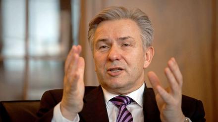 Berlins Regierender Bürgermeister verspricht in seiner Neujahrsansprache, sich gegen steigende Mieten und gegen Rechtsextremismus einzusetzen.