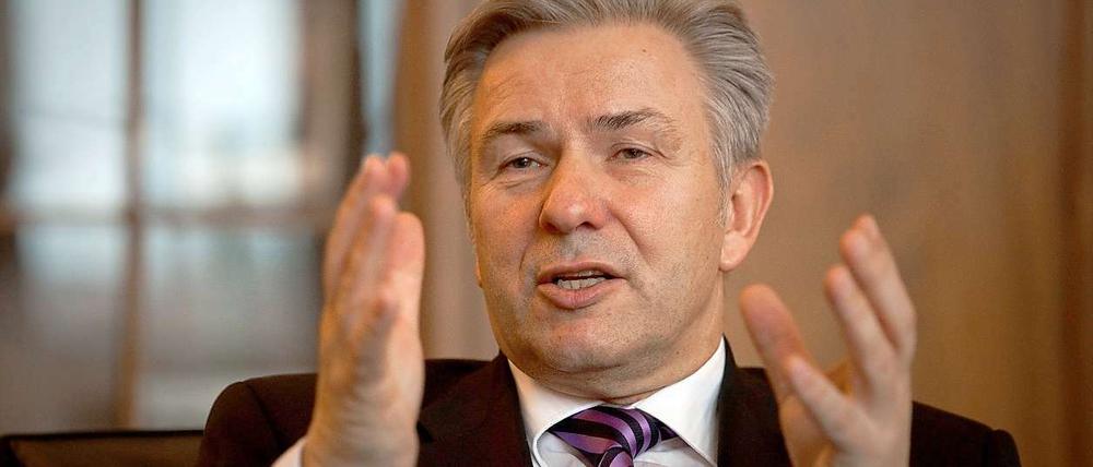 Berlins Regierender Bürgermeister verspricht in seiner Neujahrsansprache, sich gegen steigende Mieten und gegen Rechtsextremismus einzusetzen.