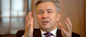 Berlins Regierender Bürgermeister verspricht in seiner Neujahrsansprache, sich gegen steigende Mieten und gegen Rechtsextremismus einzusetzen.