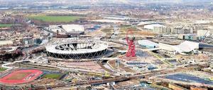 Hier wird – wie immer – bis zur letzten Minute gebaut. Der Olympia-Park im Norden Londons. 