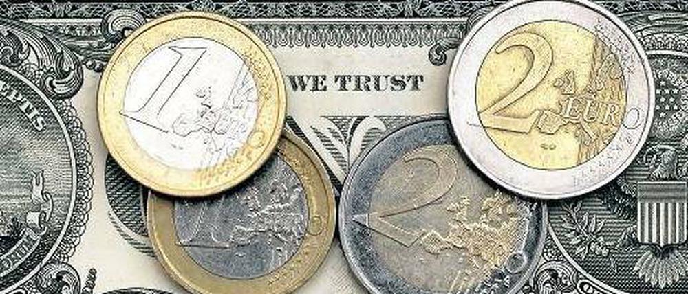 Schein und Sein. Die US-Konjunktur fasst wieder Tritt, Europas Wirtschaft dümpelt dahin. Der Dollar ist deshalb wieder gefragt.