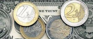 Schein und Sein. Die US-Konjunktur fasst wieder Tritt, Europas Wirtschaft dümpelt dahin. Der Dollar ist deshalb wieder gefragt.